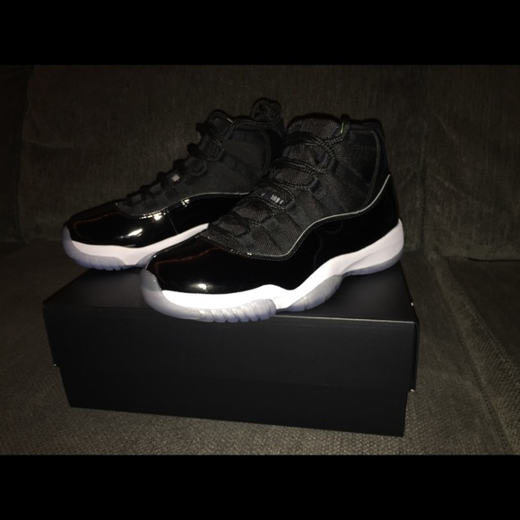 Jordan 11 Space Jam 8.5 - Picture 3 of 6